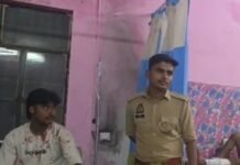 बाइक हटाने को कहने पर युवक की पिटाई:मां और बुआ को भी पीटा, श्रावस्ती में आरसीसी सड़क पर विवाद बाइक हटाने को कहने पर युवक की पिटाई:मां और बुआ को भी पीटा, श्रावस्ती में आरसीसी सड़क पर विवाद