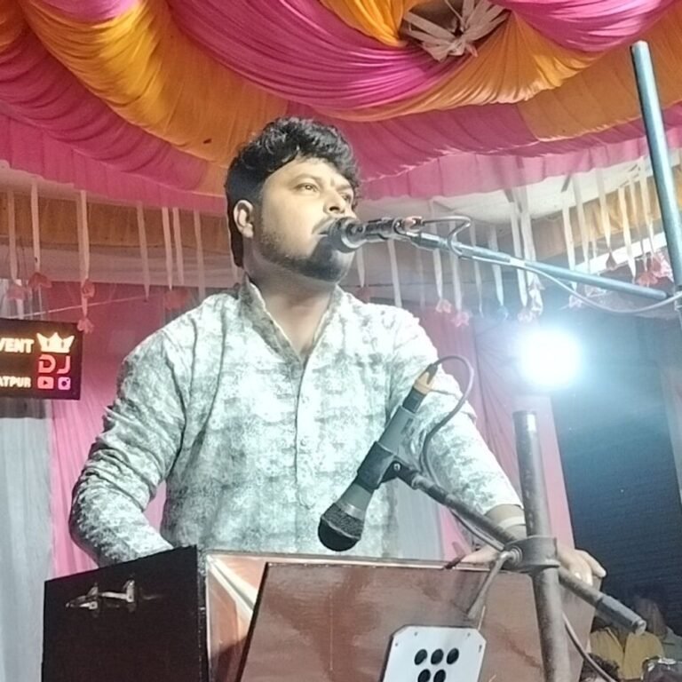 रामपुर बाजार में जवाबी कीर्तन में उमड़ी हजारों की भीड़:रोशनी अंजान और सच देवा शरारती के बीच मुकाबला, गणेश वंदना से शुरुआत