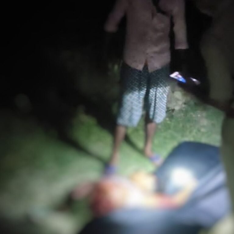 सिसवा-घुघली ट्रैक पर अज्ञात युवक का शव मिलने से सनसनी:मटियरिया गांव के सामने पटरी पर पड़ा मिला दो टुकड़ों में कटा शव, ट्रेन चालक की सूचना पर पहुंची पुलिस