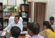 आवारा कुत्तों से लोगों को जल्द मिलेगी निजात:बहराइच जिलाधिकारी राजेश पांडे शेल्टर हाउस बनाने के दिए निर्देश आवारा कुत्तों से लोगों को जल्द मिलेगी निजात:बहराइच जिलाधिकारी राजेश पांडे शेल्टर हाउस बनाने के दिए निर्देश