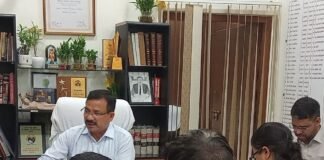 आवारा कुत्तों से लोगों को जल्द मिलेगी निजात:बहराइच जिलाधिकारी राजेश पांडे शेल्टर हाउस बनाने के दिए निर्देश आवारा कुत्तों से लोगों को जल्द मिलेगी निजात:बहराइच जिलाधिकारी राजेश पांडे शेल्टर हाउस बनाने के दिए निर्देश