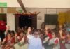 महाराजगंज में आशा कार्यकर्ताओं का अनिश्चितकालीन धरना शुरू:राज्य कर्मचारी का दर्जा और न्यूनतम मानदेय सहित 5 मांगें पूरी न होने पर प्रदर्शन महाराजगंज में आशा कार्यकर्ताओं का अनिश्चितकालीन धरना शुरू:राज्य कर्मचारी का दर्जा और न्यूनतम मानदेय सहित 5 मांगें पूरी न होने पर प्रदर्शन