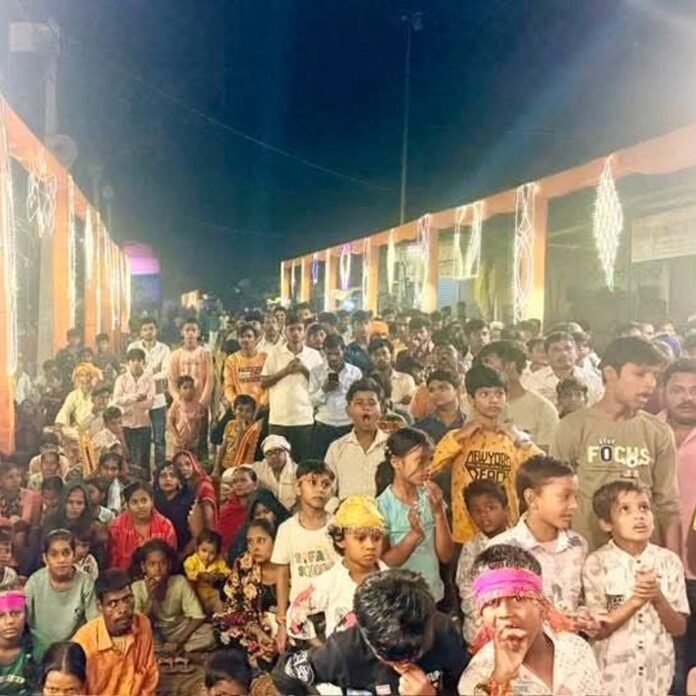गौर बाजार में दुर्गा जागरण कार्यक्रम आयोजित:देर रात तक गूंजे माता रानी के जयकारे, श्रद्धालु झूमे, पूर्व ब्लॉक प्रमुख रहे मुख्य अतिथि