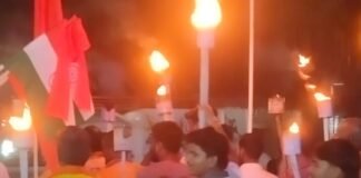 इकौना में भाजपा कार्यकर्ताओं ने निकाली तिरंगा रैली:गांधी और लाल बहादुरशास्त्री जयंती पर दिया नशा मुक्ति व भाईचारे का संदेश