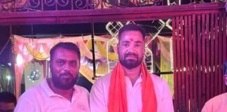 सिरसिया ब्लॉक प्रमुख अमित सिंह ने की दुर्गा पूजा:लक्ष्मणपुर मोतीपुर कला में नवरात्रि के पांचवें दिन, कई लोग रहे मौजूद सिरसिया ब्लॉक प्रमुख अमित सिंह ने की दुर्गा पूजा:लक्ष्मणपुर मोतीपुर कला में नवरात्रि के पांचवें दिन, कई लोग रहे मौजूद