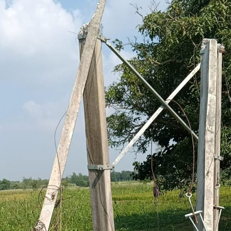 गिलौला कस्बा 168 घंटे से अंधेरे में डूबा:भीषण गर्मी और पानी की किल्लत से लोग परेशान, त्यौहारों से पहले बढ़ा गुस्सा