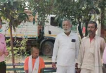 6 महीने से लापता अर्धविक्षिप्त युवक को परिवार से मिलवाया:सेवा समर्पण भाव संस्था ने श्रावस्ती के सुनील कुमार को परिजनों से मिलवाया 6 महीने से लापता अर्धविक्षिप्त युवक को परिवार से मिलवाया:सेवा समर्पण भाव संस्था ने श्रावस्ती के सुनील कुमार को परिजनों से मिलवाया