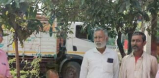 6 महीने से लापता अर्धविक्षिप्त युवक को परिवार से मिलवाया:सेवा समर्पण भाव संस्था ने श्रावस्ती के सुनील कुमार को परिजनों से मिलवाया 6 महीने से लापता अर्धविक्षिप्त युवक को परिवार से मिलवाया:सेवा समर्पण भाव संस्था ने श्रावस्ती के सुनील कुमार को परिजनों से मिलवाया