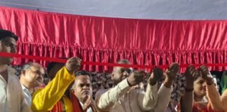 नानपारा में रामलीला का भव्य शुभारंभ:विधायक ने किया उद्घाटन, गूंजे जय श्रीराम के जयकारे नानपारा में रामलीला का भव्य शुभारंभ:विधायक ने किया उद्घाटन, गूंजे जय श्रीराम के जयकारे