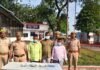 मोतीपुर पुलिस ने 2 किलो 740 ग्राम चरस पकड़ी:तीन आरोपी गिरफ्तार, अर्टिगा कार और मोबाइल फोन बरामद