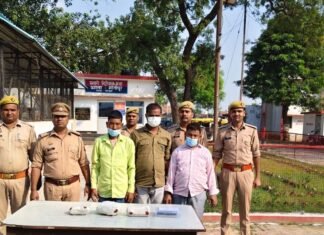 मोतीपुर पुलिस ने 2 किलो 740 ग्राम चरस पकड़ी:तीन आरोपी गिरफ्तार, अर्टिगा कार और मोबाइल फोन बरामद