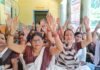 सिसवा सीएचसी में आशा कार्यकत्रियों का आंदोलन:नियमितीकरण और निश्चित मानदेय की मांग पर अड़ीं आशा कार्यकत्रियां, लोकगीत गाकर सरकार का खींचा ध्यान सिसवा सीएचसी में आशा कार्यकत्रियों का आंदोलन:नियमितीकरण और निश्चित मानदेय की मांग पर अड़ीं आशा कार्यकत्रियां, लोकगीत गाकर सरकार का खींचा ध्यान