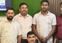 वीके टीवीएस के 5 साल पूरे होने पर रक्तदान शिविर:गौर में मालिक और कर्मचारियों ने किया दान, सामाजिक प्रतिबद्धता का दिया संदेश वीके टीवीएस के 5 साल पूरे होने पर रक्तदान शिविर:गौर में मालिक और कर्मचारियों ने किया दान, सामाजिक प्रतिबद्धता का दिया संदेश