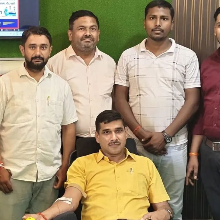 वीके टीवीएस के 5 साल पूरे होने पर रक्तदान शिविर:गौर में मालिक और कर्मचारियों ने किया दान, सामाजिक प्रतिबद्धता का दिया संदेश