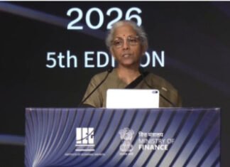भारत की आर्थिक बुनियाद मजबूत, वैश्विक अनिश्चितता का सफलतापूर्वक किया सामना : वित्त मंत्री