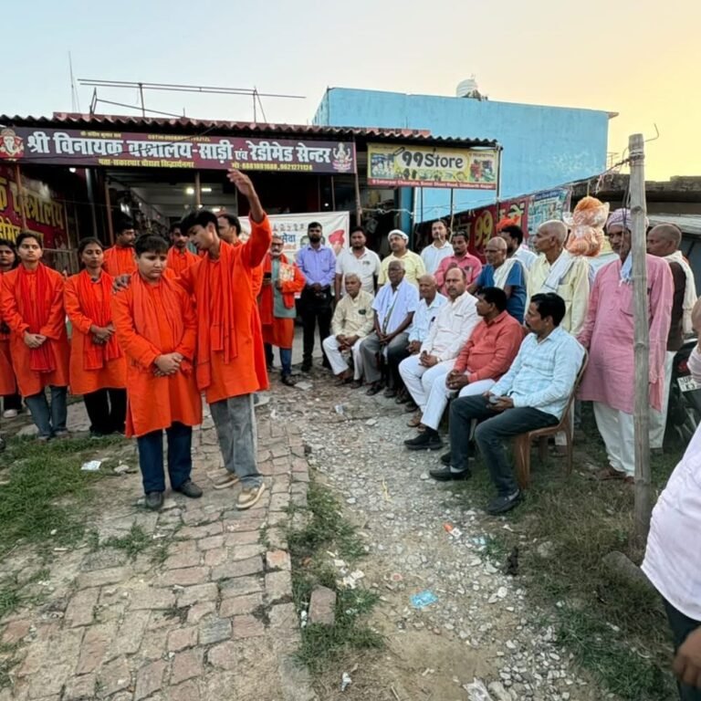कलाकारों ने सरकारी योजनाओं पर आधारित नाटक का मंचन किया:खेसरहा में भोजपुरी अभिनेता निर्देशन में सरकारी योजनाओं को दिखाया, बड़ी संख्या में दर्शक जुटे