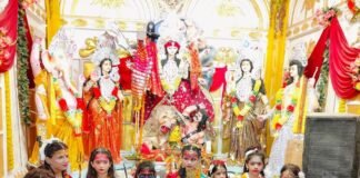 ज्वाला महारानी मंदिर में बच्चों ने शिव तांडव नृत्य किया:उतरौला के दुर्गा पंडाल में हुआ आयोजन, दर्शकों ने खूब सराहा ज्वाला महारानी मंदिर में बच्चों ने शिव तांडव नृत्य किया:उतरौला के दुर्गा पंडाल में हुआ आयोजन, दर्शकों ने खूब सराहा