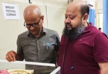 बहराइच में मंदिर के पास मिली नवजात बच्ची:अस्पताल में भर्ती कराई गई, सीडब्ल्यूसी अध्यक्ष देखने पहुंचे बहराइच में मंदिर के पास मिली नवजात बच्ची:अस्पताल में भर्ती कराई गई, सीडब्ल्यूसी अध्यक्ष देखने पहुंचे