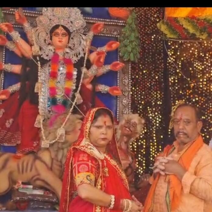 जमुनहा में नवरात्रि की धूम, रामलीला और झांकियों का आयोजन:मां चंद्रघंटा की पूजा हुई, श्रावस्ती के जमुनहा ब्लॉक में उत्साह का माहौल