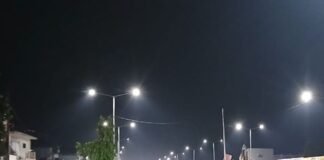 छावनी में हाइवे पर आधी स्ट्रीट लाइटें बंद:छावनी तिराहे से सर्विस लेन तक अंधेरा; हादसे का खतरा छावनी में हाइवे पर आधी स्ट्रीट लाइटें बंद:छावनी तिराहे से सर्विस लेन तक अंधेरा; हादसे का खतरा