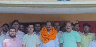 परतावल में डीआईओएस को पंचायत इंटरमीडिएट कॉलेज में विदाई:सेवानिवृत्ति पर हुए सम्मानित, बोले- शिक्षकों का स्नेह अमूल्य निधि