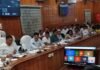 DM ने CMO समेत कई अधिकारियों का वेतन रोका:जनकल्याणकारी योजनाओं में लापरवाही पर सख्त, स्पष्टीकरण मांगा DM ने CMO समेत कई अधिकारियों का वेतन रोका:जनकल्याणकारी योजनाओं में लापरवाही पर सख्त, स्पष्टीकरण मांगा