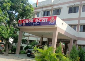 इटवा में पारिवारिक विवाद में मारपीट, दोनों पक्षों पर केस:गाड़ी तोड़ने और जान से मारने की धमकी का भी आरोप, जांच शुरू इटवा में पारिवारिक विवाद में मारपीट, दोनों पक्षों पर केस:गाड़ी तोड़ने और जान से मारने की धमकी का भी आरोप, जांच शुरू