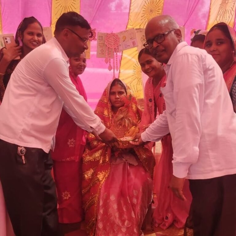 अंतरराष्ट्रीय बालिका दिवस पर कंपोजिट विद्यालय में कार्यक्रम का आयोजन:गोद भराई, स्टॉल प्रदर्शनी और सांस्कृतिक कार्यक्रम हुए, ग्राम प्रधान प्रतिनिधि ने किया शुभारंभ
