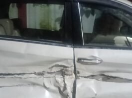 नानपारा में ट्रैक्टर-ट्रॉली ने कार में पीछे से मारी टक्कर:दाहिना हिस्सा क्षतिग्रस्त, ट्रैक्टर का ड्राइवर घायल; सीएचसी में भर्ती