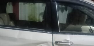 नानपारा में ट्रैक्टर-ट्रॉली ने कार में पीछे से मारी टक्कर:दाहिना हिस्सा क्षतिग्रस्त, ट्रैक्टर का ड्राइवर घायल; सीएचसी में भर्ती नानपारा में ट्रैक्टर-ट्रॉली ने कार में पीछे से मारी टक्कर:दाहिना हिस्सा क्षतिग्रस्त, ट्रैक्टर का ड्राइवर घायल; सीएचसी में भर्ती