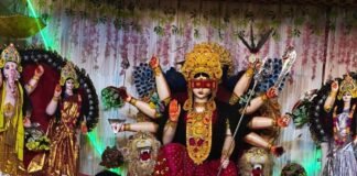 सादुल्लानगर हनुमानगढ़ी मंदिर में मां दुर्गा की भव्य प्रतिमा:श्रद्धालुओं का मन मोह रही, संध्या आरती और भजनों से भक्तिमय माहौल सादुल्लानगर हनुमानगढ़ी मंदिर में मां दुर्गा की भव्य प्रतिमा:श्रद्धालुओं का मन मोह रही, संध्या आरती और भजनों से भक्तिमय माहौल
