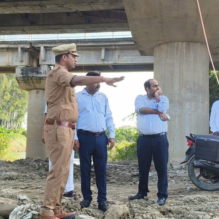 डंडा नहर पर मूर्ति विसर्जन की तैयारियों का जायजा:एसडीएम कुणाल ने अधिकारियों संग व्यवस्थाएं परखीं, शांतिपूर्ण विसर्जन की तैयारी