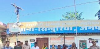 शांति व्यवस्था बनाए रखने के लिए 8 लोगों का चालान:सिंदुरिया पुलिस ने तीन पुरुषों और पांच महिलाओं पर की कार्रवाई; सभी को कोर्ट भेजा शांति व्यवस्था बनाए रखने के लिए 8 लोगों का चालान:सिंदुरिया पुलिस ने तीन पुरुषों और पांच महिलाओं पर की कार्रवाई; सभी को कोर्ट भेजा