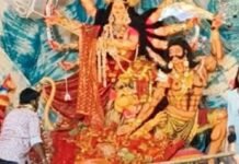 श्रावस्ती के ककांधू में माता रानी की झांकी दिखाई:नवरात्रि के पांचवें दिन पंडाल जयकारों से गूंज उठा, सैकड़ों श्रद्धालु पहुंचे श्रावस्ती के ककांधू में माता रानी की झांकी दिखाई:नवरात्रि के पांचवें दिन पंडाल जयकारों से गूंज उठा, सैकड़ों श्रद्धालु पहुंचे
