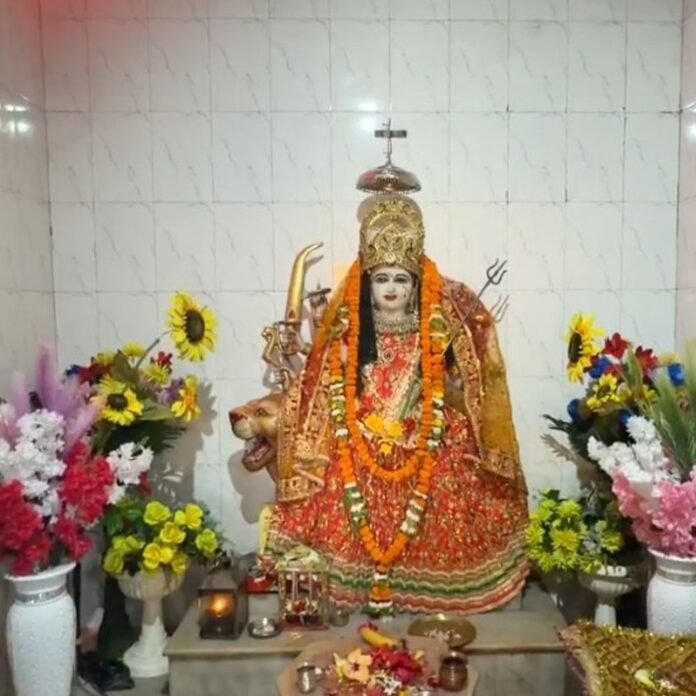 जमुनहा में नवरात्रि के पांचवें दिन मां स्कंदमाता की पूजा:मां दुर्गा के पांचवें स्वरूप की आराधना, भक्तों ने सुख-समृद्धि और संतान सुख की कामना की
