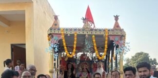 मिहींपुरवा में रामलीला से पहले निकला राम रथ:नगर भ्रमण के दौरान जगह-जगह हुआ स्वागत, आज रावण जन्म का मंचन मिहींपुरवा में रामलीला से पहले निकला राम रथ:नगर भ्रमण के दौरान जगह-जगह हुआ स्वागत, आज रावण जन्म का मंचन