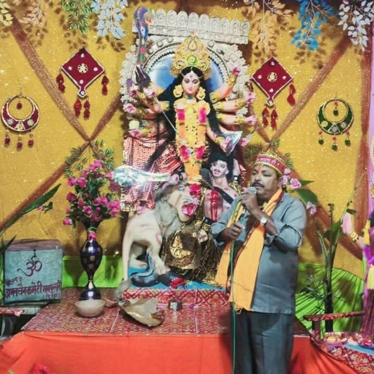 दुर्गा पूजा समारोह का गगनभेदी जयकारों के साथ हुआ शुभारंभ:भानपुर रानी में मातारानी की आंख की खुली पट्टी, दर्शन के लिए भक्तों की उमड़ी भारी भीड़