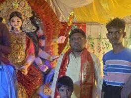 ग्रामीण ने 31 हजार की बोली लगाकर खोली माता रानी:श्रावस्ती के पिपरहवा जोगा गांव में हुआ आयोजन, पंडाल जयकारों से गूंजा