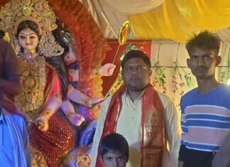ग्रामीण ने 31 हजार की बोली लगाकर खोली माता रानी:श्रावस्ती के पिपरहवा जोगा गांव में हुआ आयोजन, पंडाल जयकारों से गूंजा ग्रामीण ने 31 हजार की बोली लगाकर खोली माता रानी:श्रावस्ती के पिपरहवा जोगा गांव में हुआ आयोजन, पंडाल जयकारों से गूंजा