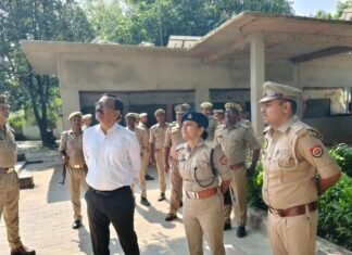 एसपी ने हरैया, छावनी और परसरामपुर थानों का औचक निरीक्षण-किया:पुलिसकर्मियों को दिए अपराध नियंत्रण और जन शिकायतों के त्वरित निपटारे के निर्देश एसपी ने हरैया, छावनी और परसरामपुर थानों का औचक निरीक्षण-किया:पुलिसकर्मियों को दिए अपराध नियंत्रण और जन शिकायतों के त्वरित निपटारे के निर्देश