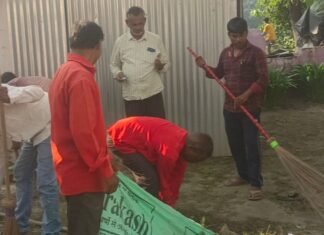 सीएचसी मल्हीपुर में सफाई:श्रावस्ती के जमुनहा में चला अभियान, लोगों को स्वच्छता के प्रति किया जागरूक