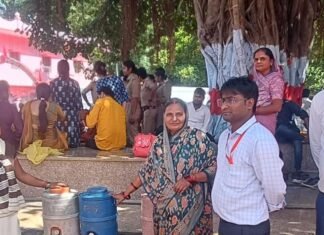 देवीपाटन मेले में स्वास्थ्य सेवाओं का अधीक्षक ने लिया जायजा:3 शिविरों पर मुफ्त ओआरएस घोल उपलब्ध, सुबह-शाम हो रही फॉगिंग देवीपाटन मेले में स्वास्थ्य सेवाओं का अधीक्षक ने लिया जायजा:3 शिविरों पर मुफ्त ओआरएस घोल उपलब्ध, सुबह-शाम हो रही फॉगिंग