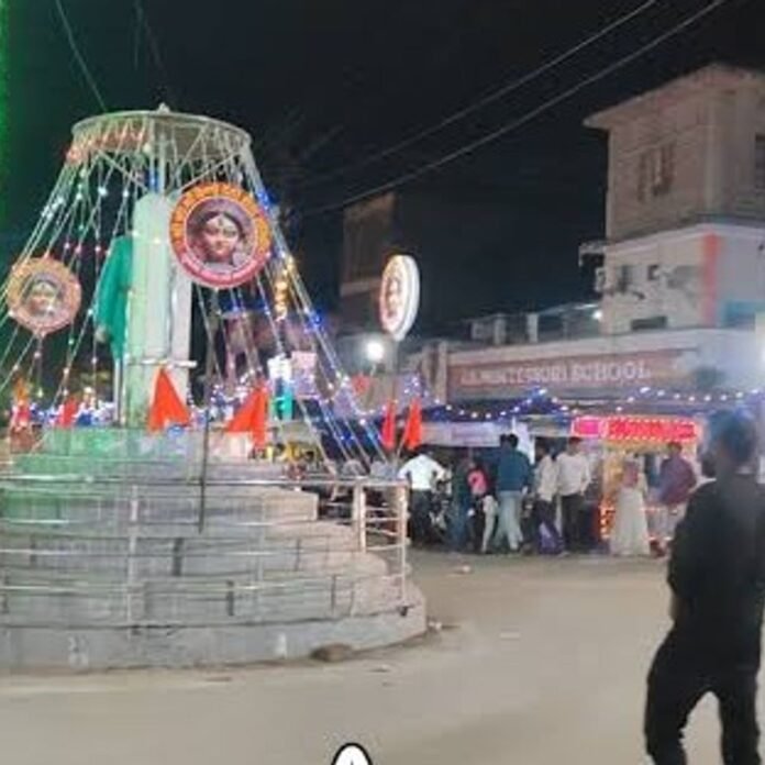 दशहरा पर माता दर्शन की तैयारी:दशहरा पर्व पर घुघली में जगह-जगह सजेगा पूजा पंडाल