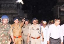 दुर्गा पूजा व दशहरा को लेकर जिला प्रशासन अलर्ट:बहराइच के संवेदनशील महराजगंज कस्बे में सुरक्षा जांची, 2 साल पहले हुई थी हिंसा दुर्गा पूजा व दशहरा को लेकर जिला प्रशासन अलर्ट:बहराइच के संवेदनशील महराजगंज कस्बे में सुरक्षा जांची, 2 साल पहले हुई थी हिंसा