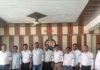 बृजमनगंज में लेखपालों ने काली पट्टी बांधकर काम किया:थाना समाधान दिवस पर 2800 पे ग्रेड समेत 5 प्रमुख मांगें रखीं बृजमनगंज में लेखपालों ने काली पट्टी बांधकर काम किया:थाना समाधान दिवस पर 2800 पे ग्रेड समेत 5 प्रमुख मांगें रखीं