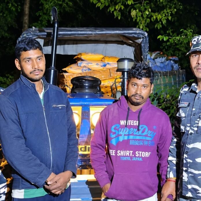 एसएसबी ने भारत-नेपाल सीमा पर 23 क्विंटल चाइनीज कद्दू बीज:कंचनपुर चौकी पर संदिग्ध ट्रैक्टर-ट्रॉली से 58 बोरियों में लदी खेप के साथ दो तस्कर गिरफ्तार