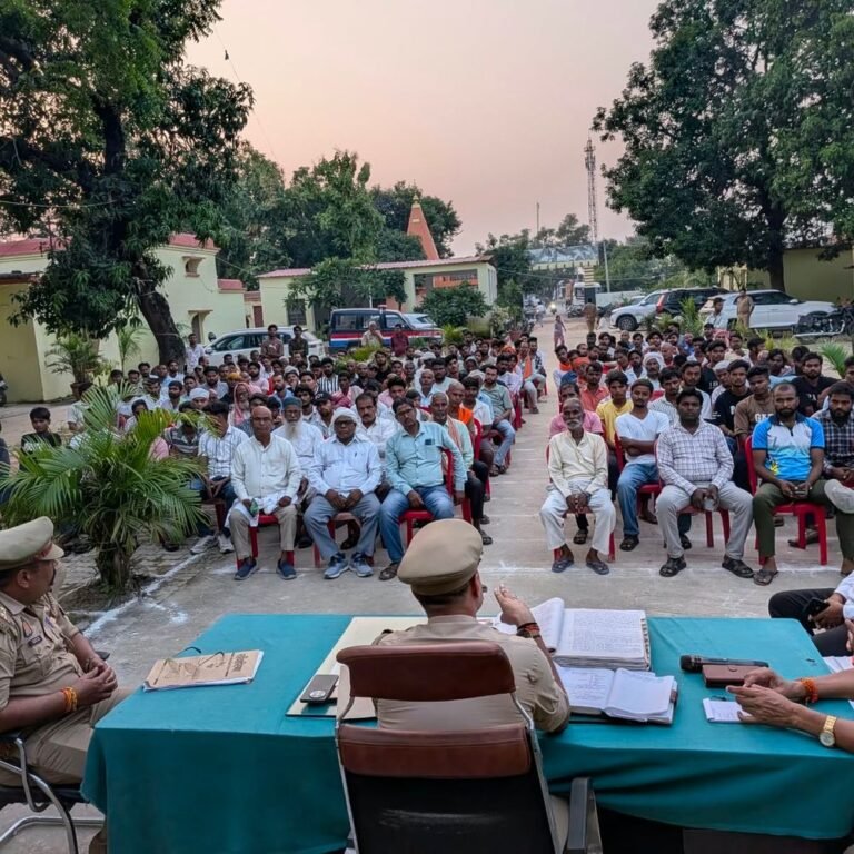 श्यामदेउरवा थाने में दुर्गा पूजा पर पीस कमेटी की बैठक:शांति व्यवस्था पर जोर, भड़काऊ पोस्ट करने वालों पर होगी कार्रवाई