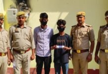 पनियरा में चोरी के मोबाइल के साथ दो युवक गिरफ्तार:पुलिस ने अमहवा पुल के पास से पकड़ा