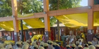 लेहड़ा माता मंदिर मेले की सुरक्षा कड़ी:एएसपी ने पुलिसकर्मियों को ब्रीफ किया, 34 CCTV और 2 ड्रोन से निगरानी लेहड़ा माता मंदिर मेले की सुरक्षा कड़ी:एएसपी ने पुलिसकर्मियों को ब्रीफ किया, 34 CCTV और 2 ड्रोन से निगरानी