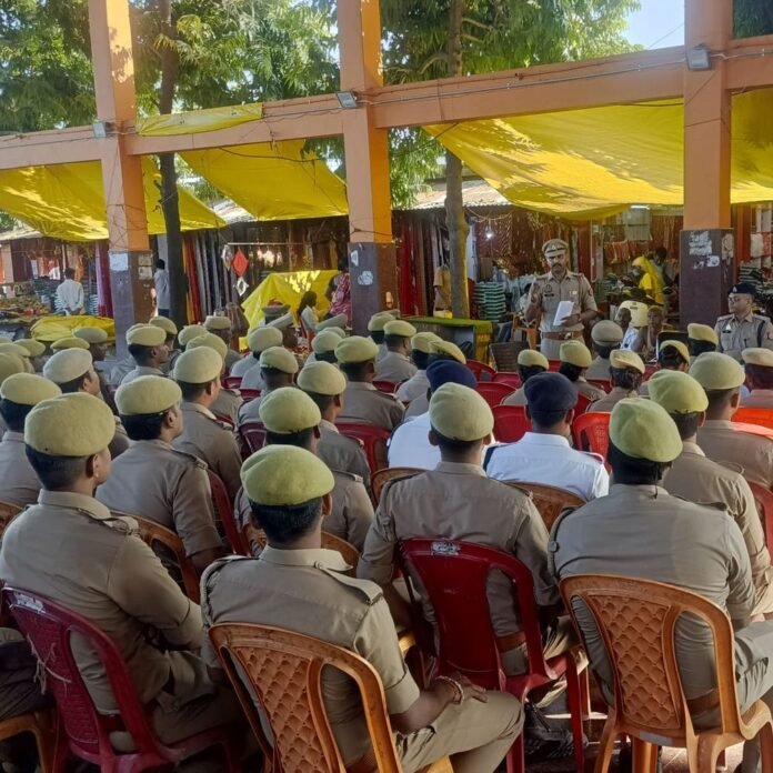 लेहड़ा माता मंदिर मेले की सुरक्षा कड़ी:एएसपी ने पुलिसकर्मियों को ब्रीफ किया, 34 CCTV और 2 ड्रोन से निगरानी